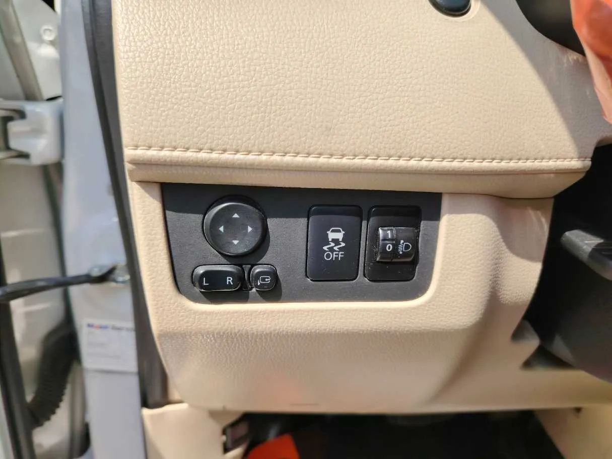 Car image 33