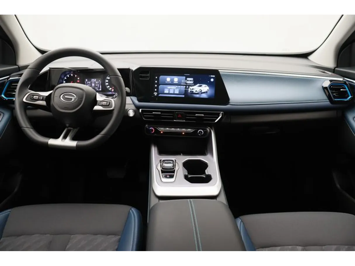 Car image 14
