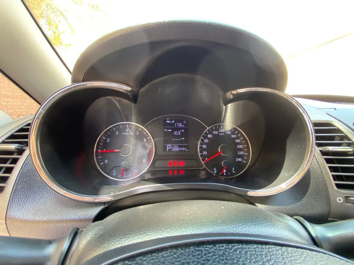 Car image 16