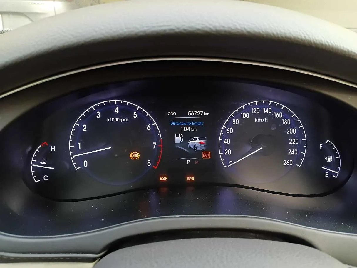 Car image 18