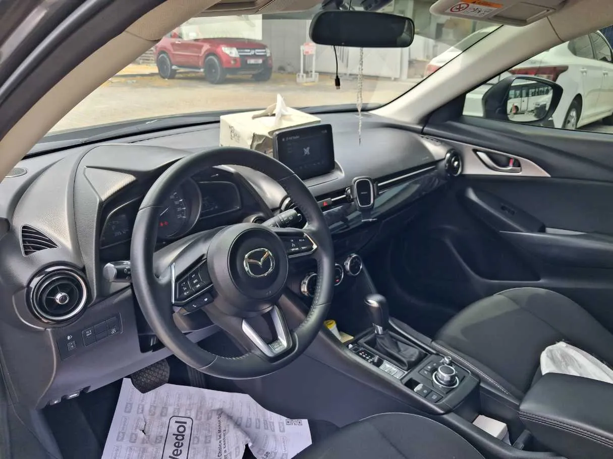Car image 11