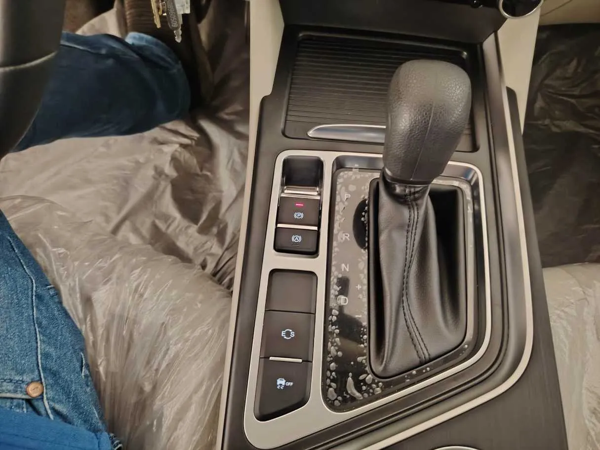 Car image 23
