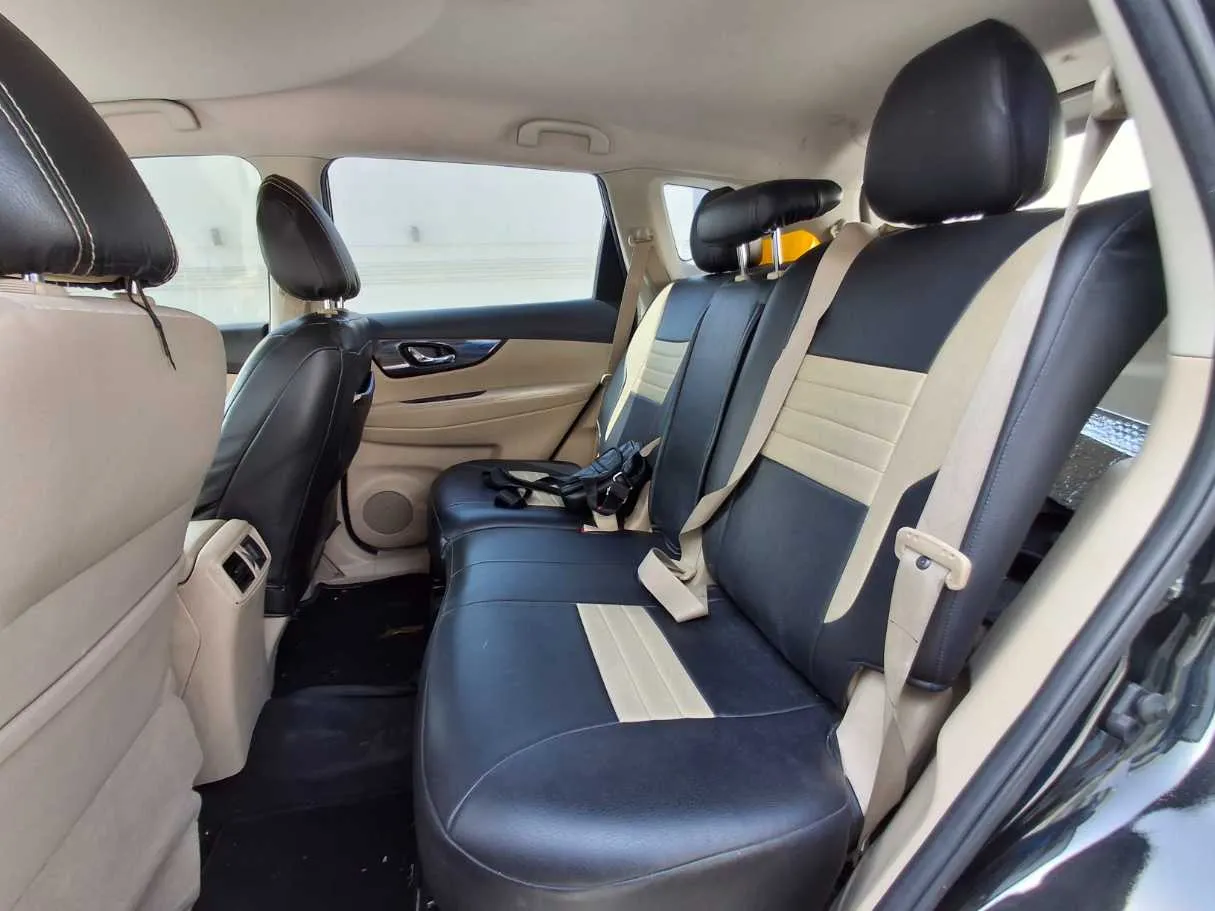 Car image 13