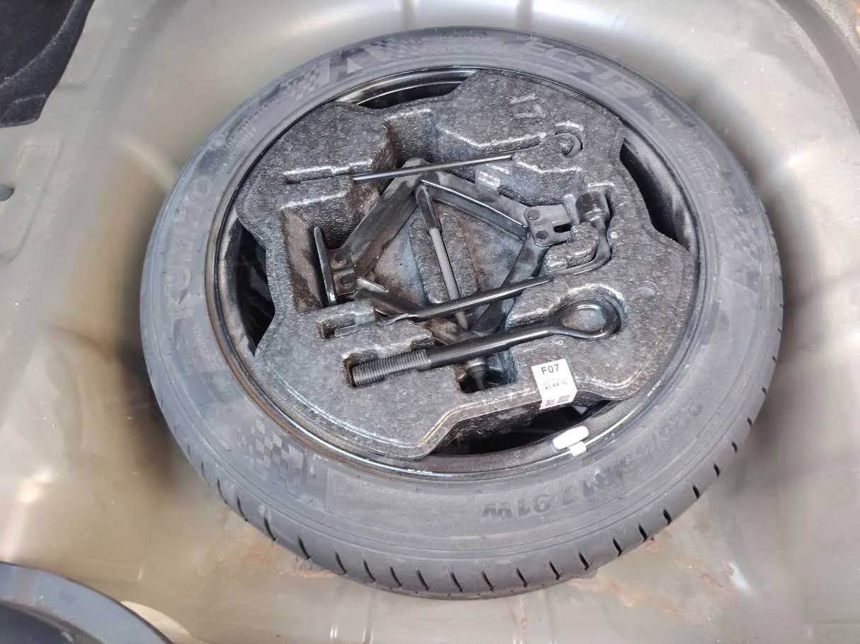 Car image 31
