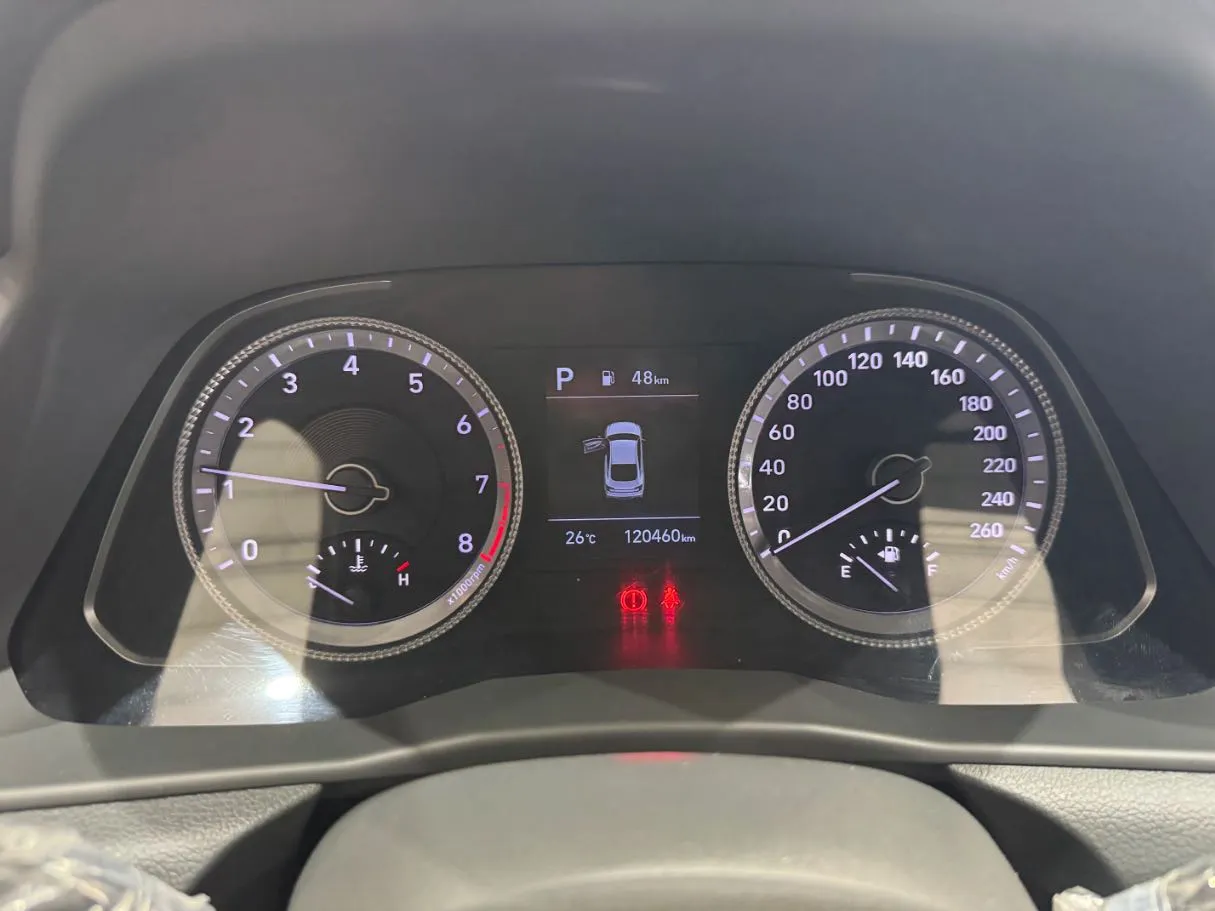 Car image 18
