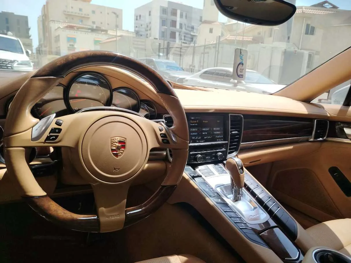 Car image 27