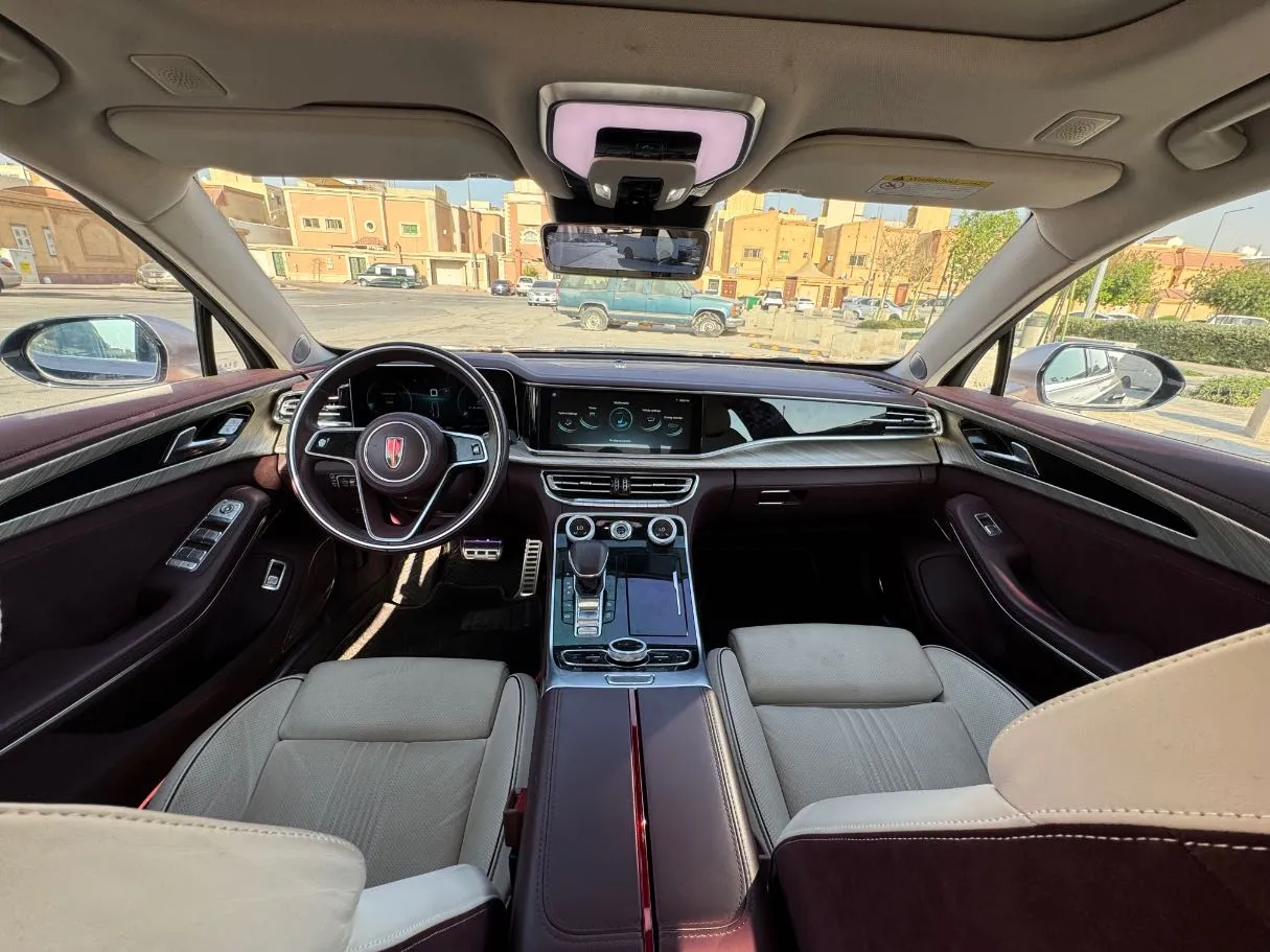 Car image 16