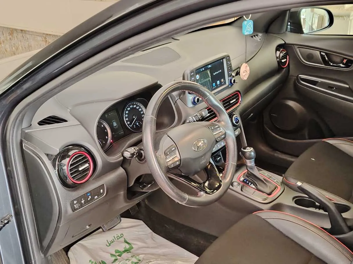 Car image 13