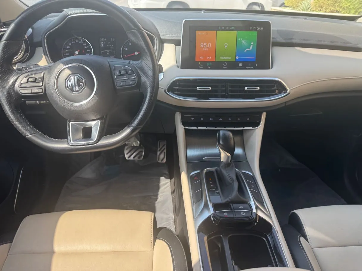 Car image 15