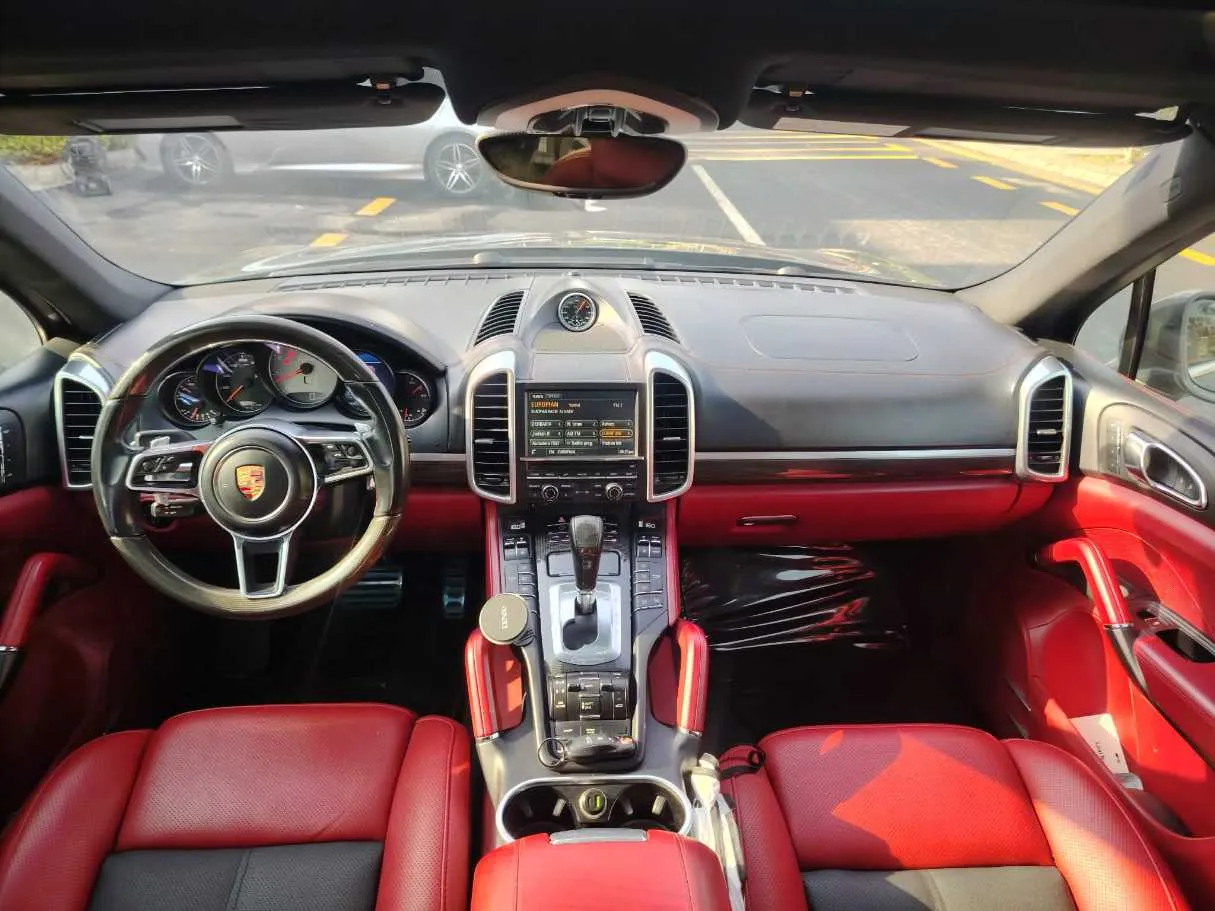 Car image 22