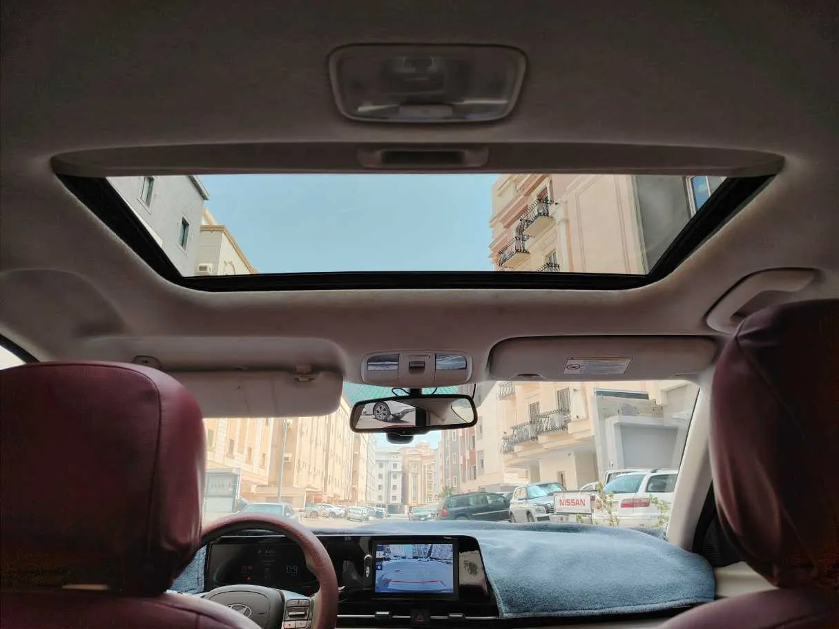 Car image 17