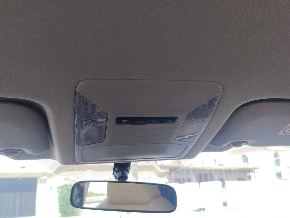 Car image 36