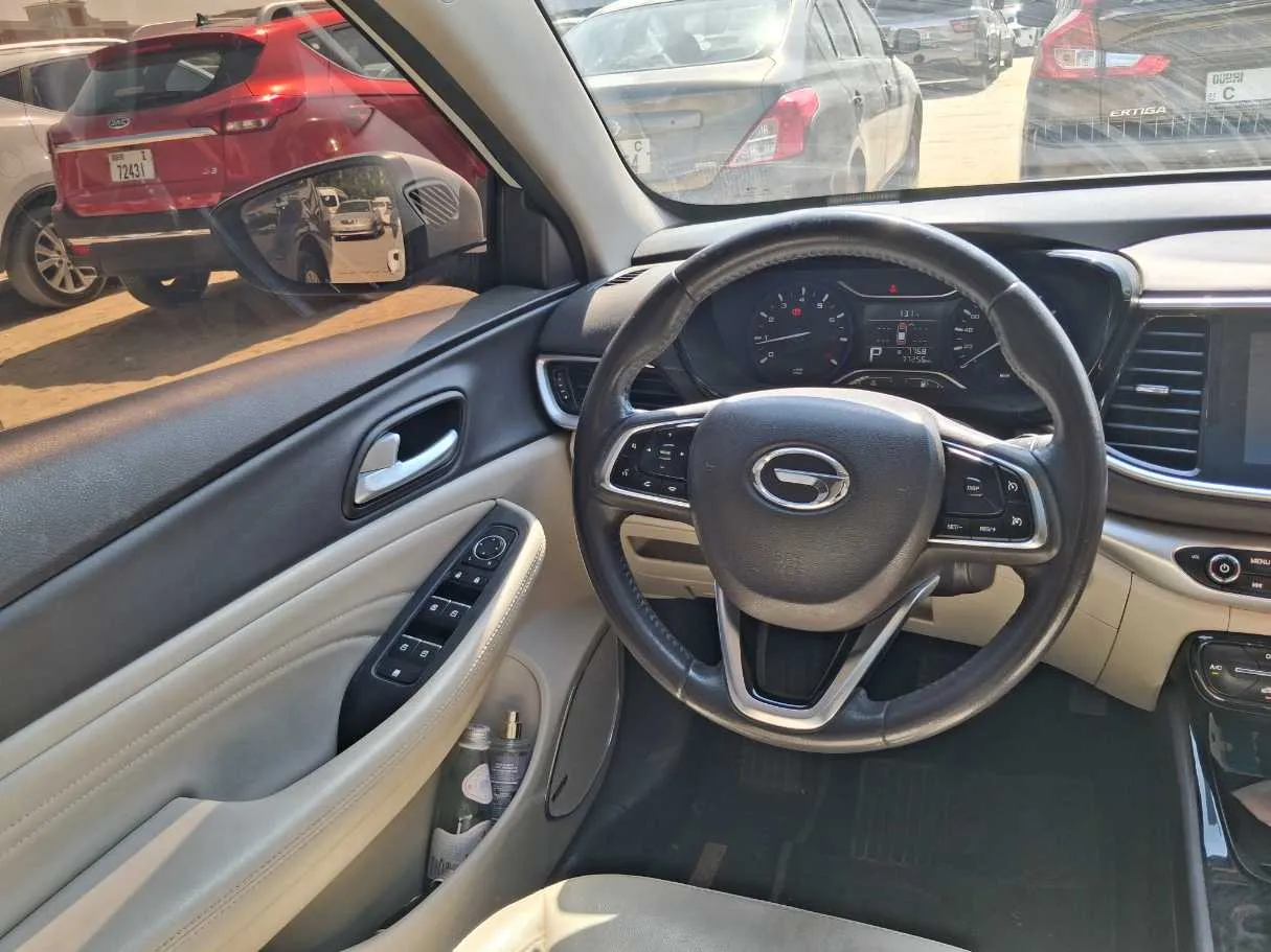 Car image 16