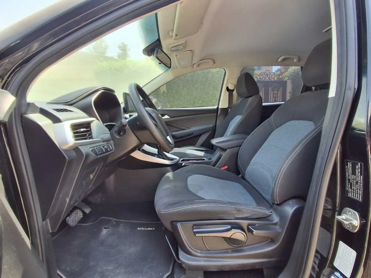 Car image 13