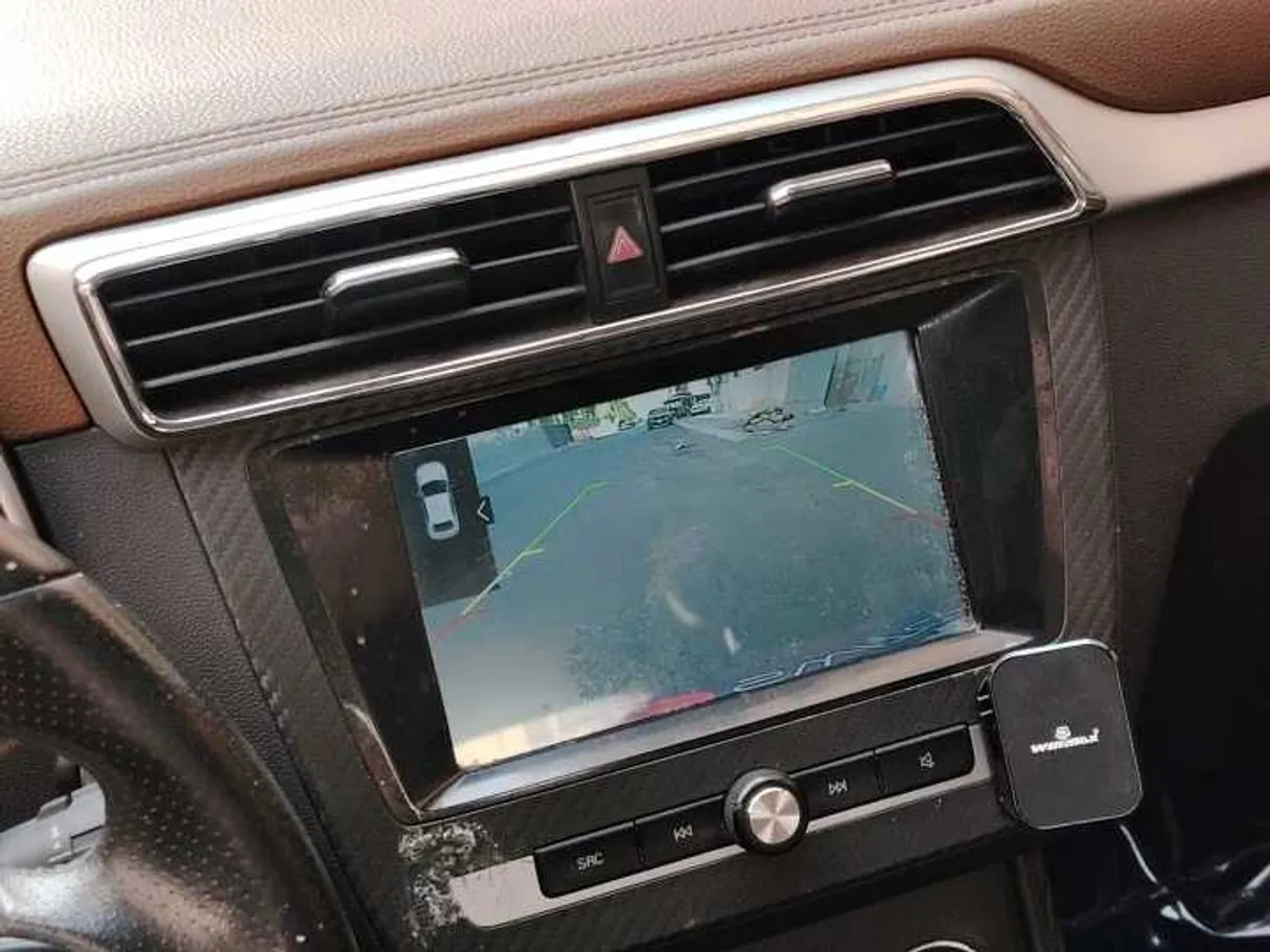 Car image 28