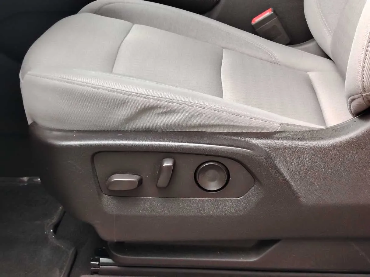 Car image 28