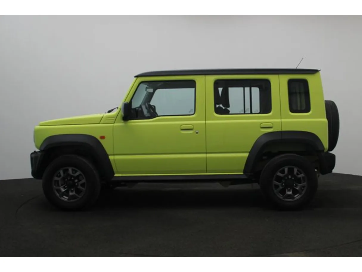 Car image 3
