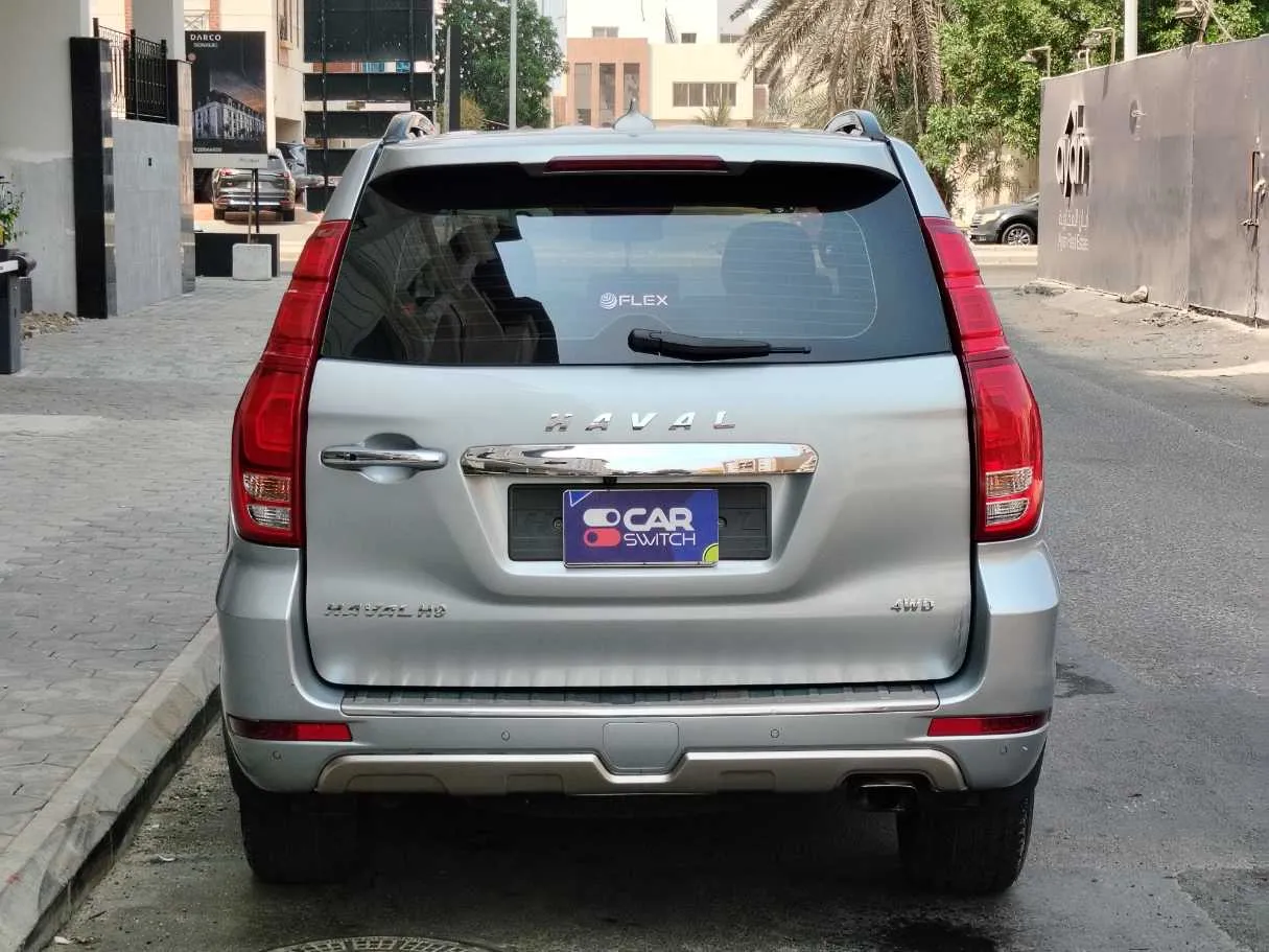 Car image 6