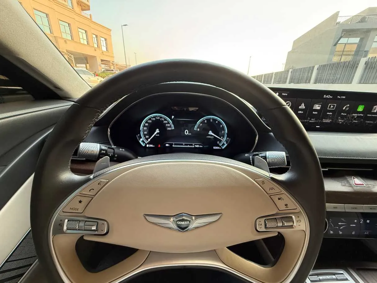 Car image 13