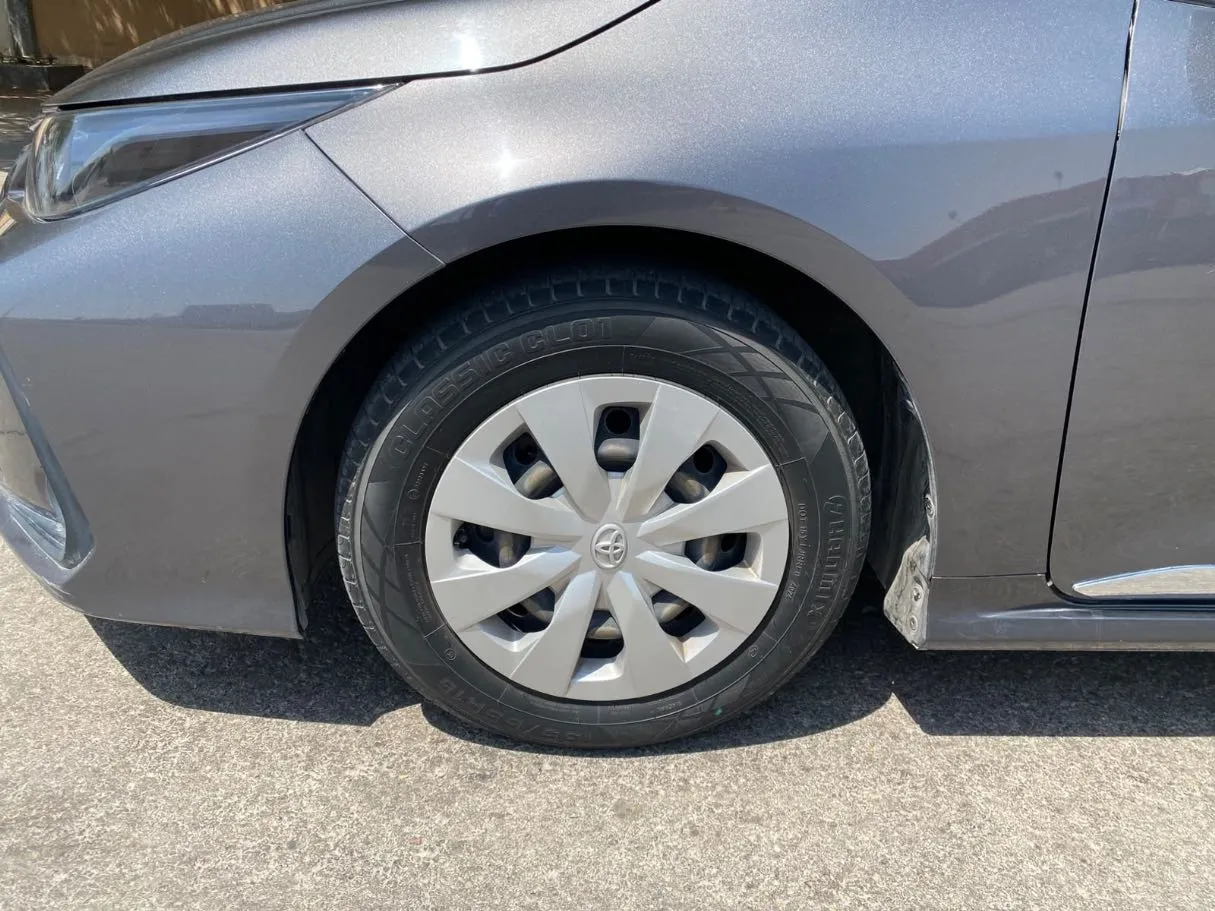 Car image 10