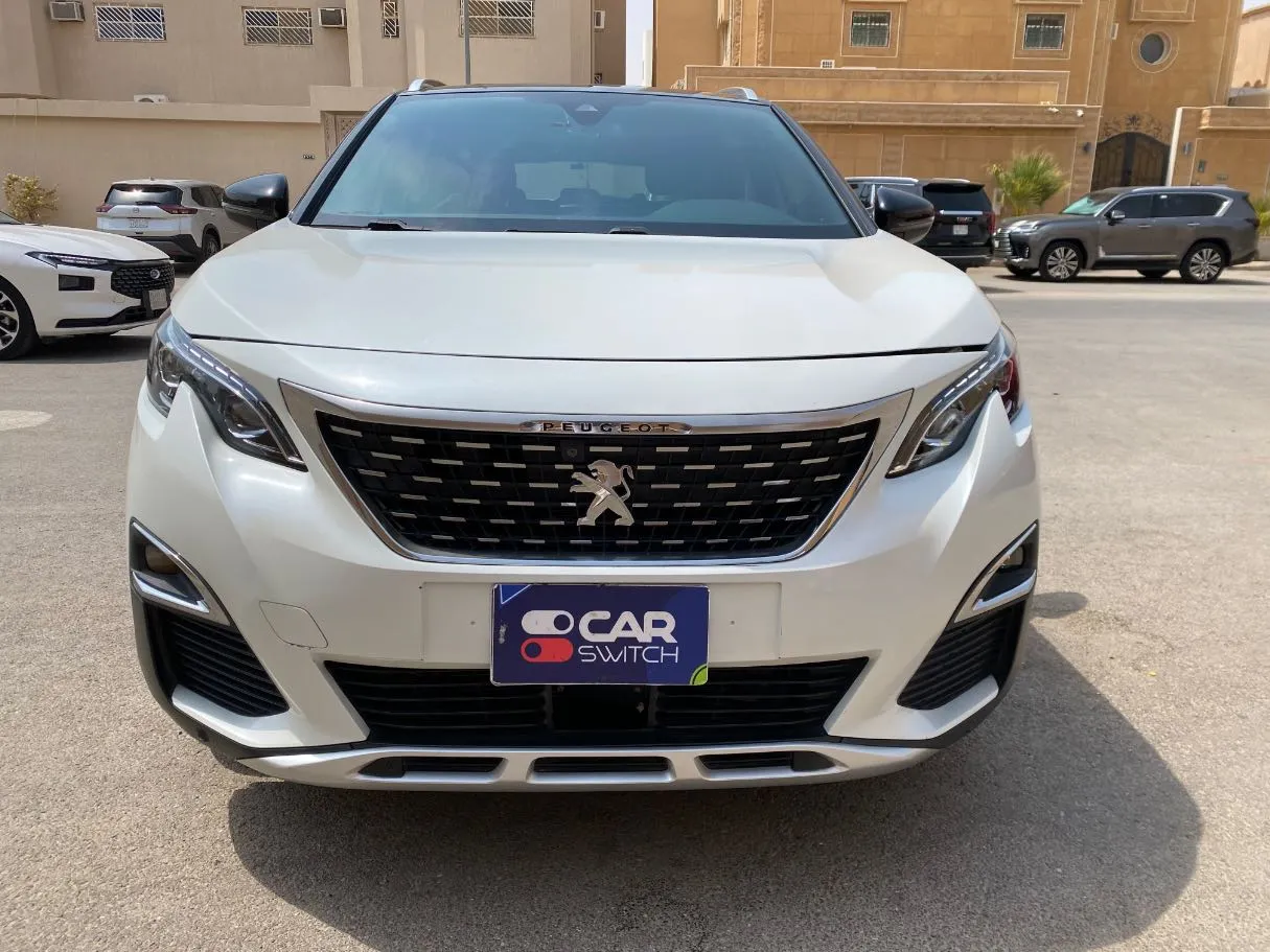 Car image 2