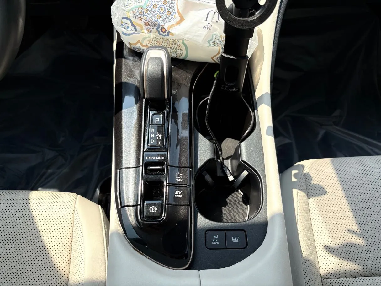 Car image 20