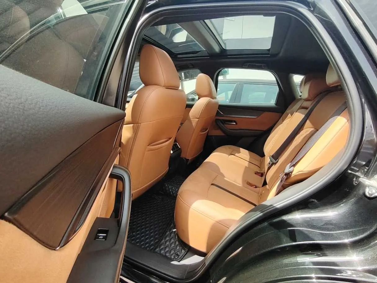 Car image 21