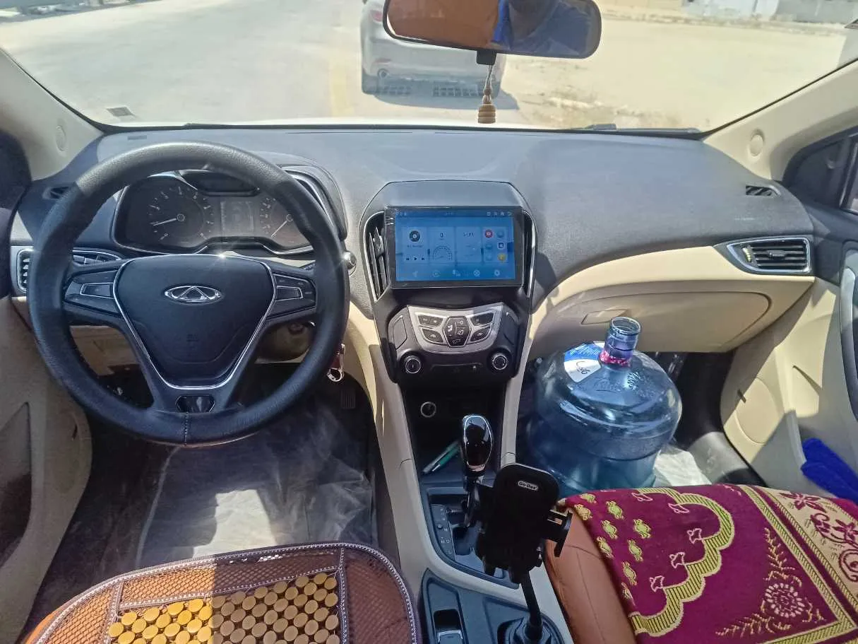 Car image 19