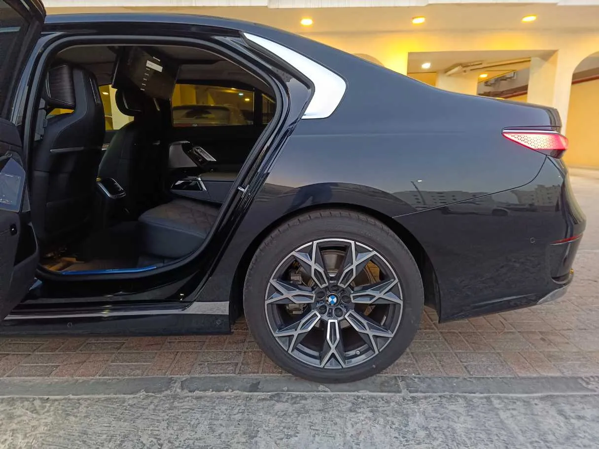Car image 29