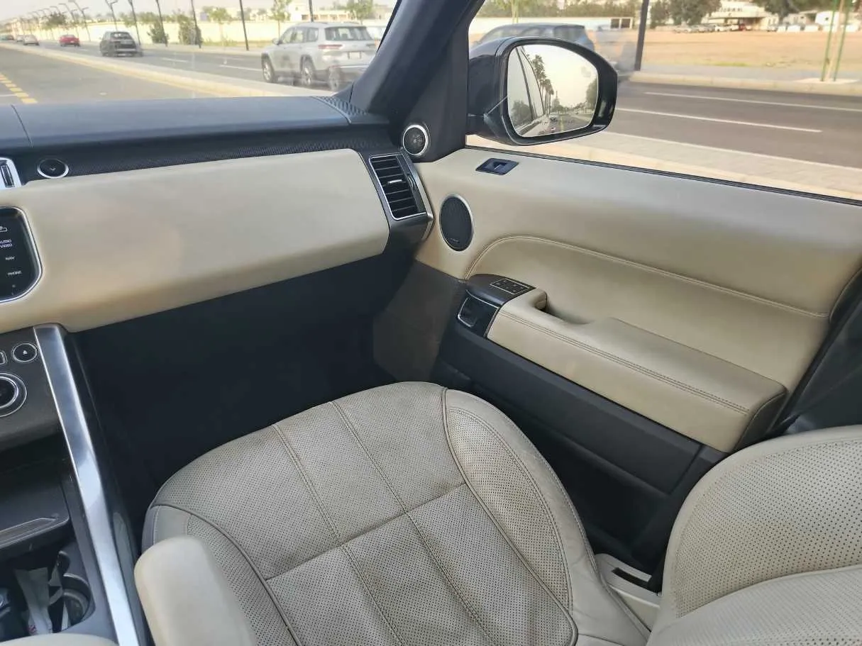 Car image 32