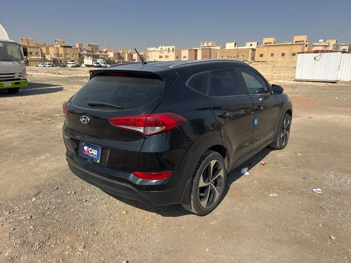 Car image 5