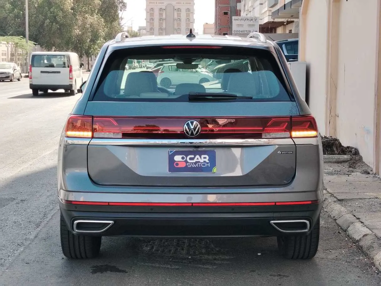 Car image 6