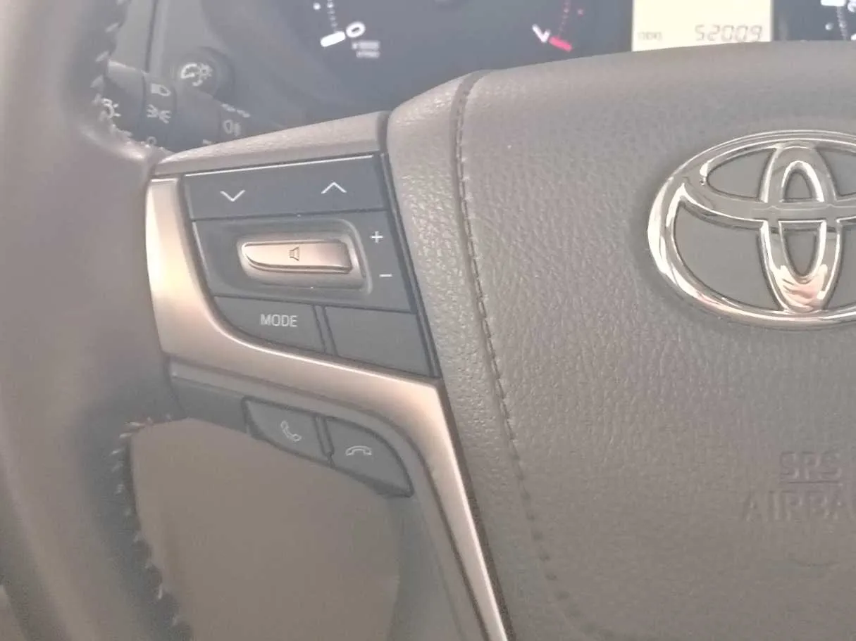 Car image 28