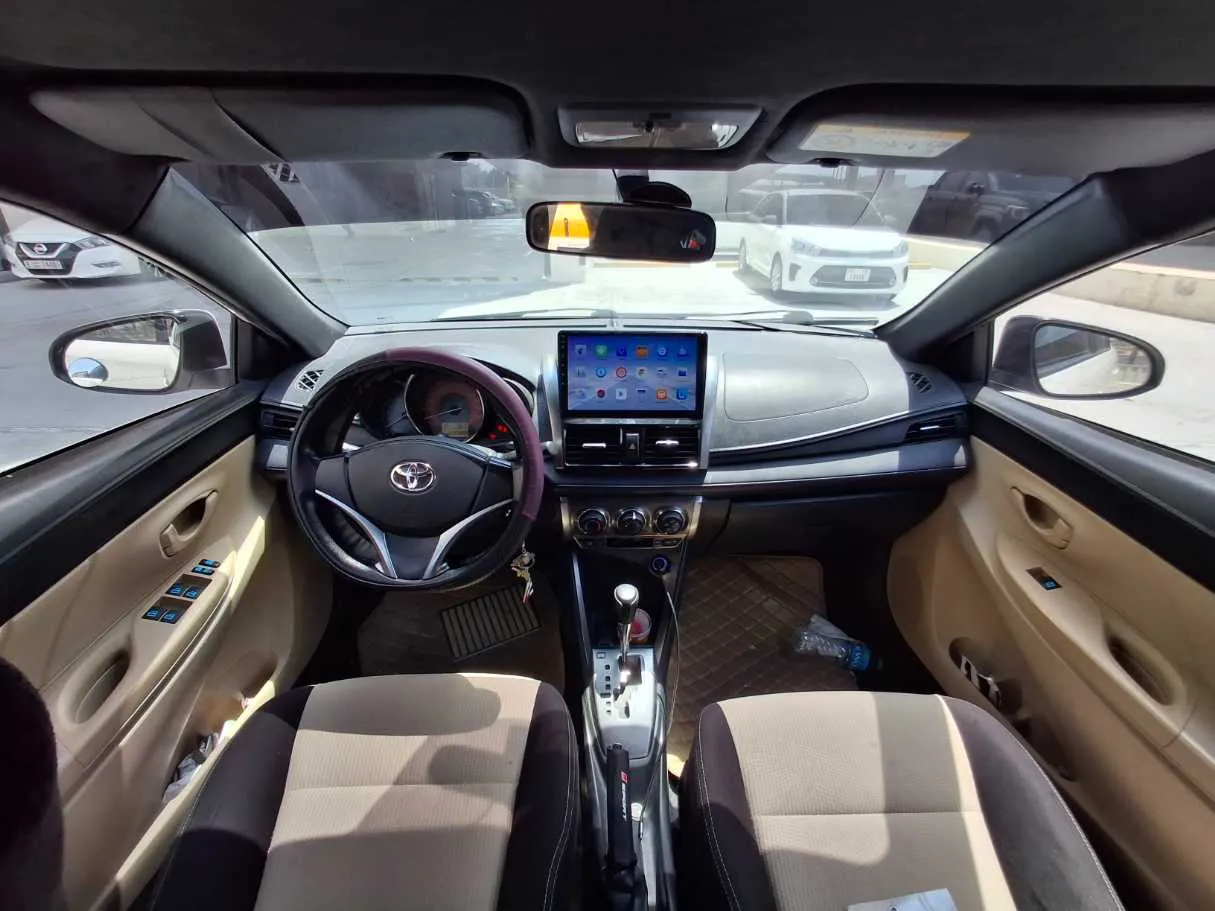 Car image 17