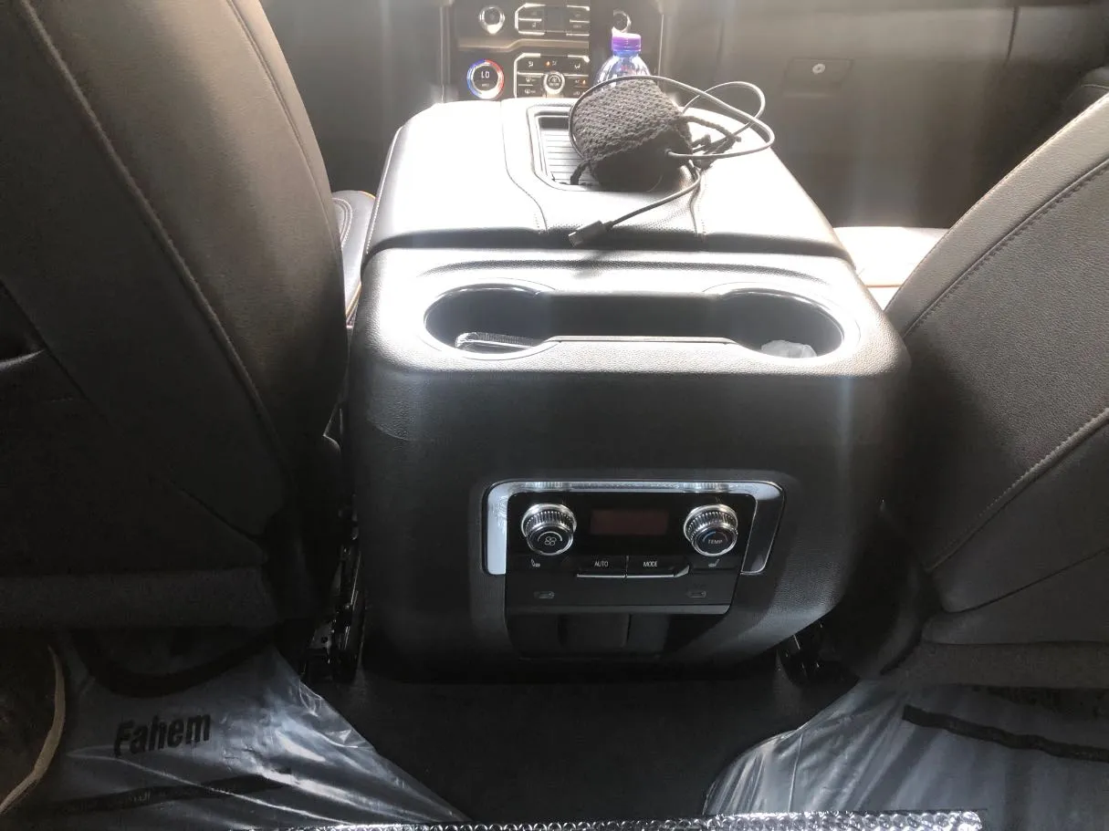 Car image 23