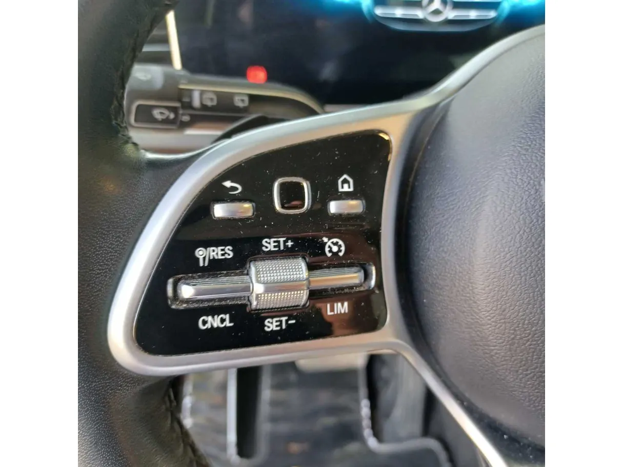 Car image 36