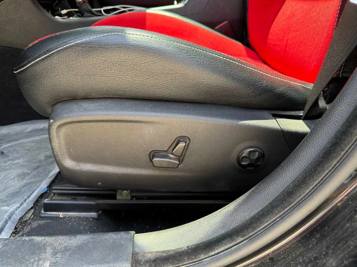 Car image 23