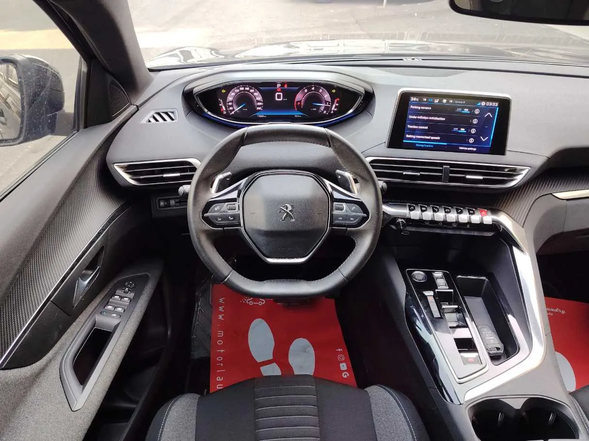 Car image 23