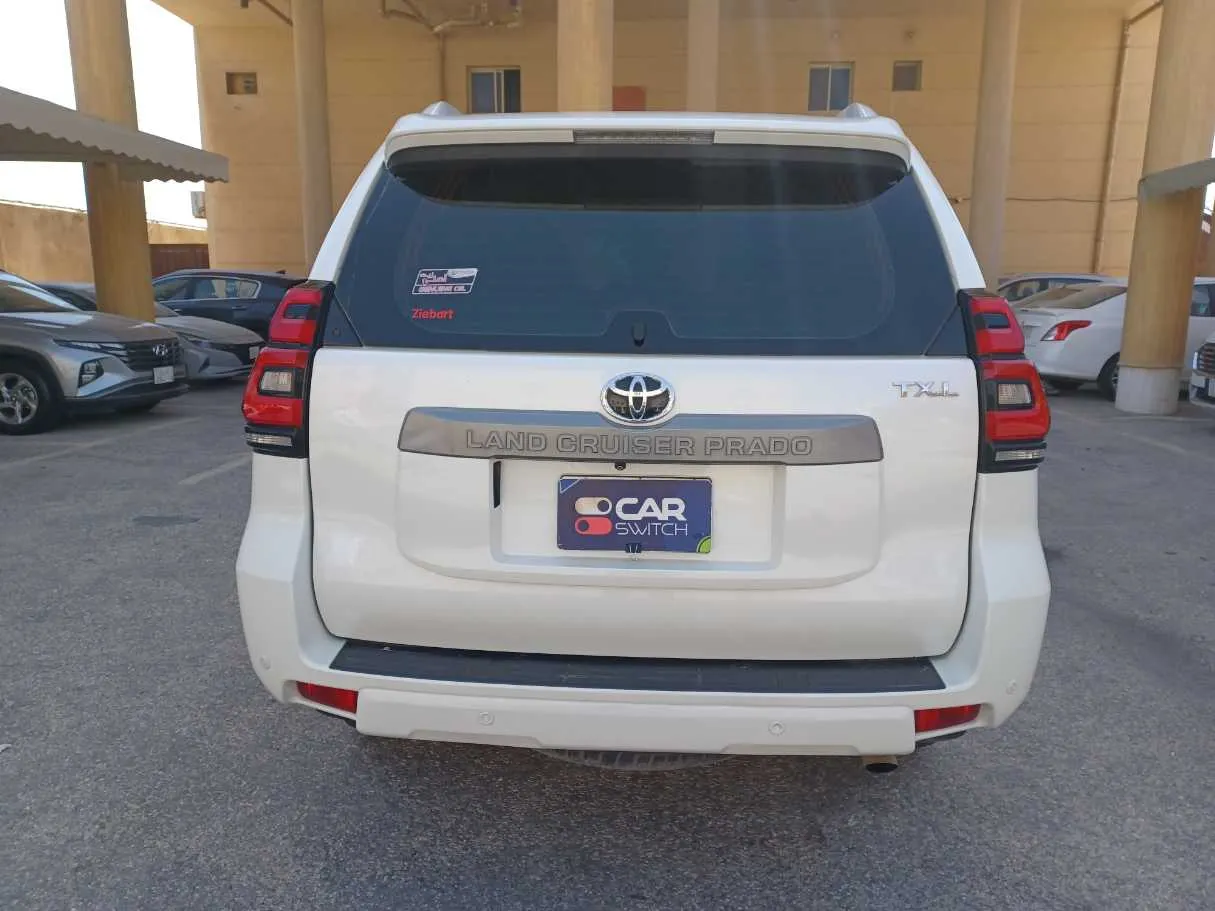Car image 6