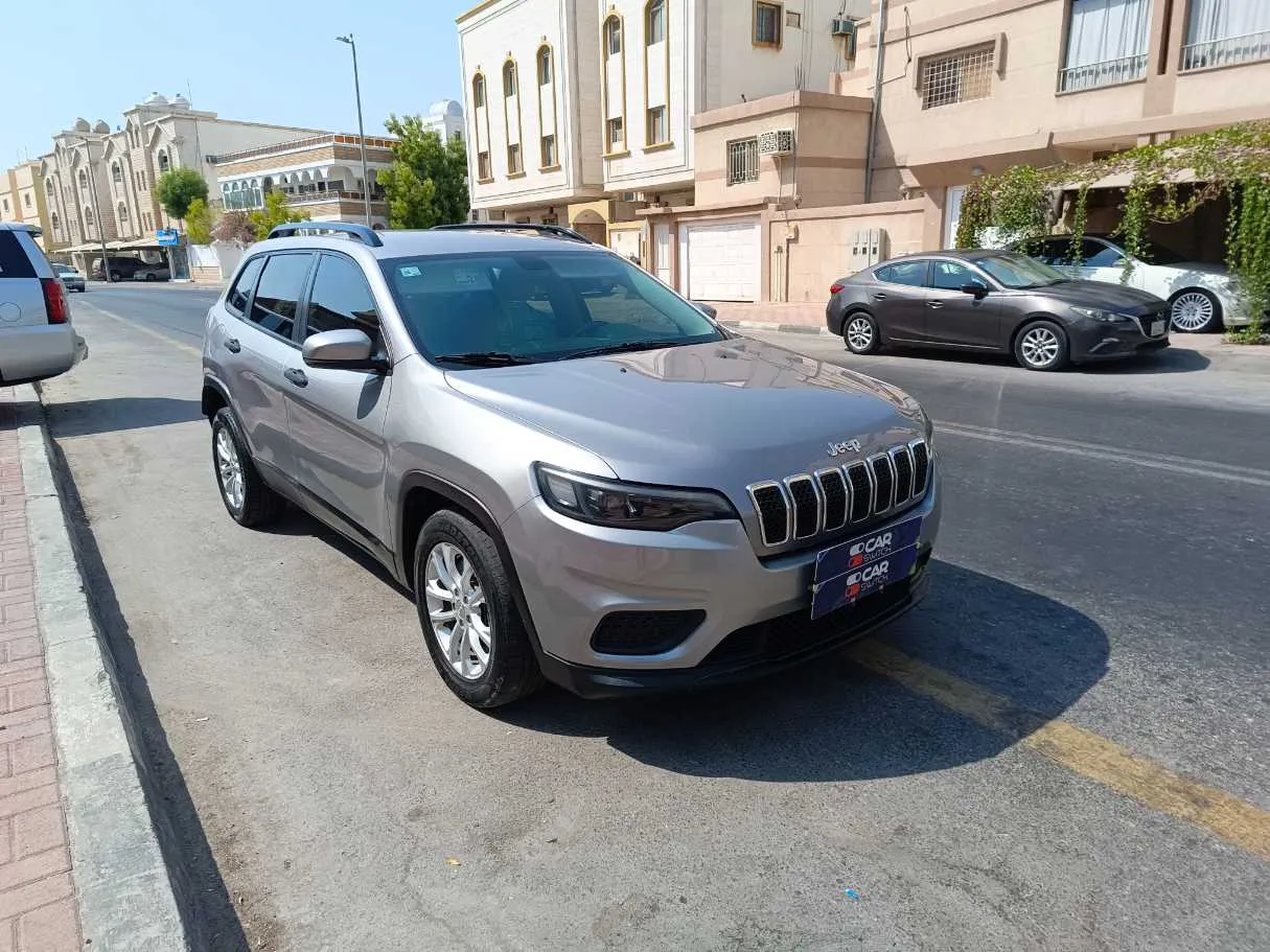 Car image 3