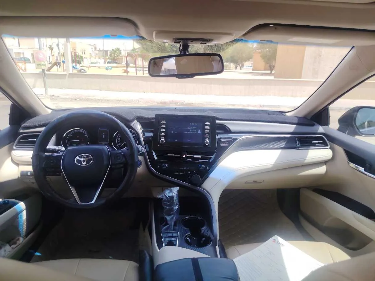 Car image 18