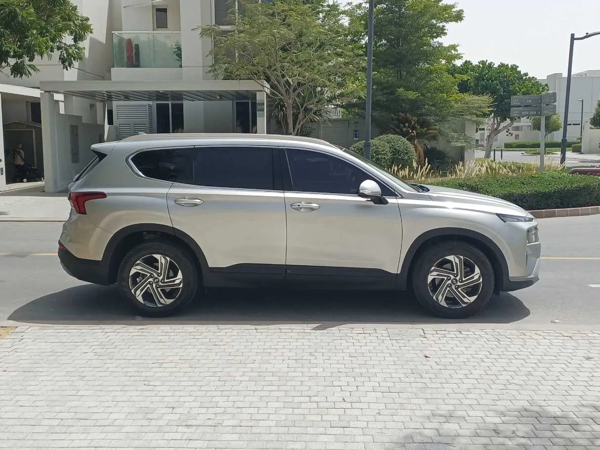 Car image 8