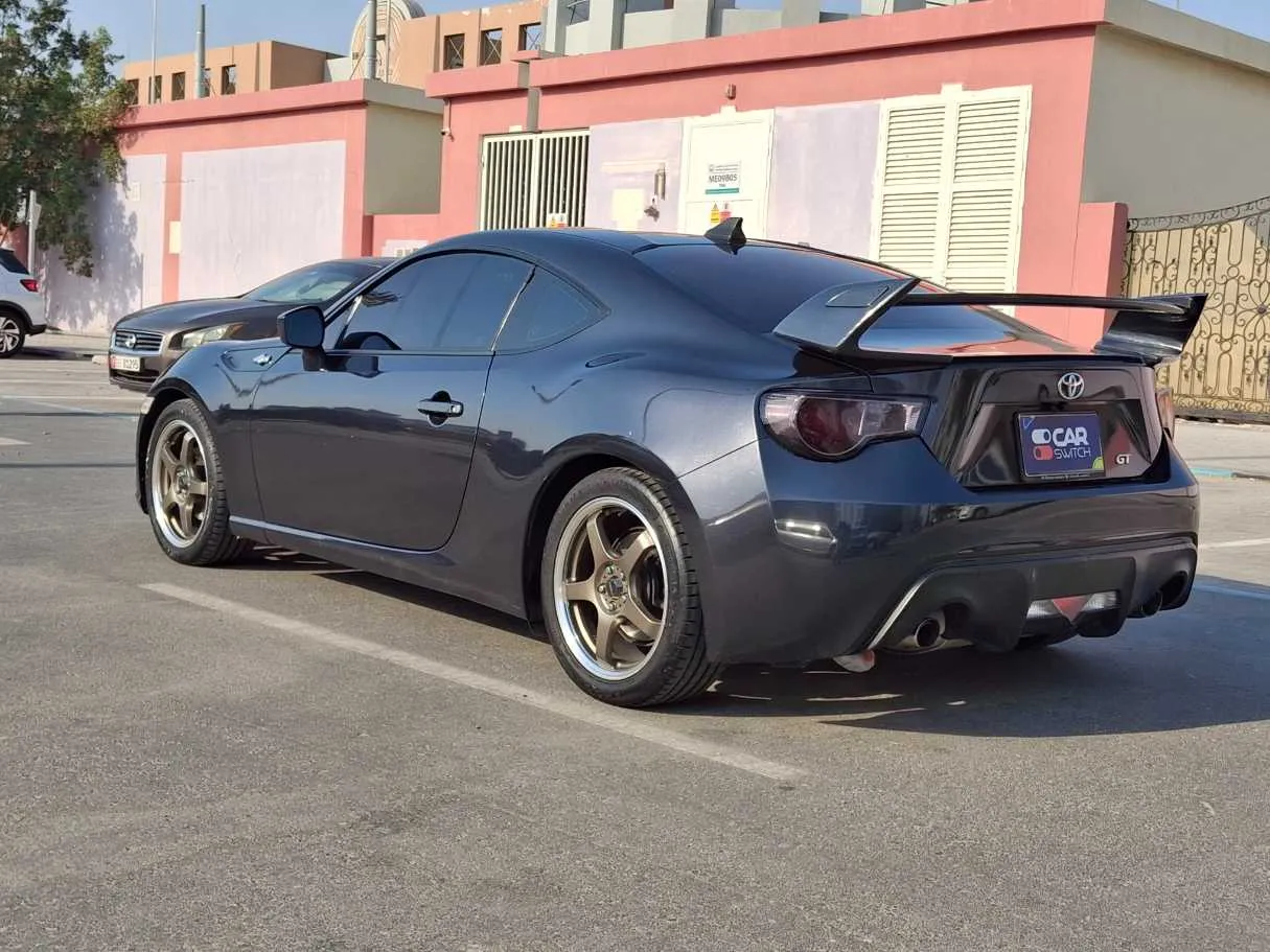 Car image 7