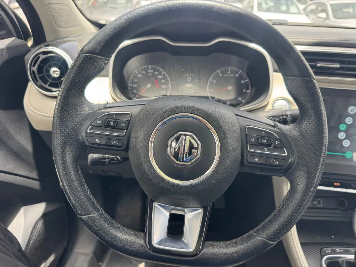Car image 11