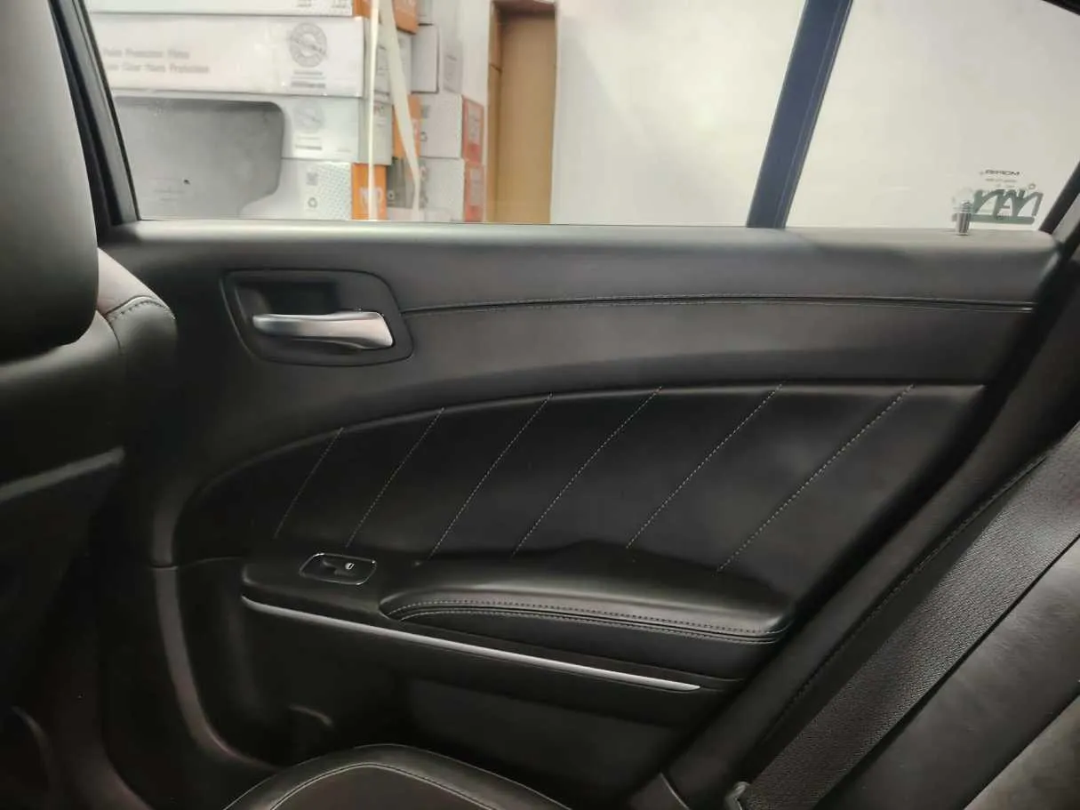 Car image 36