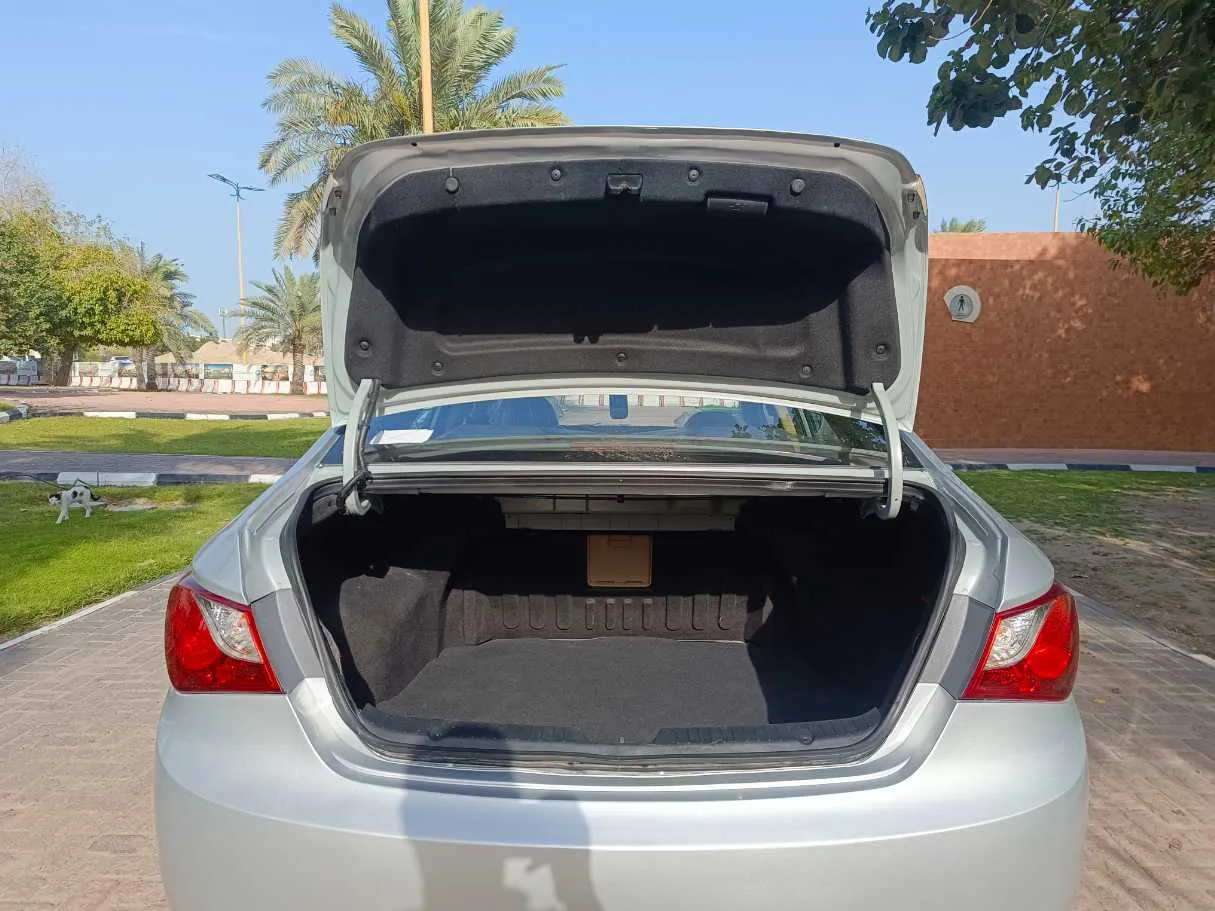 Car image 23
