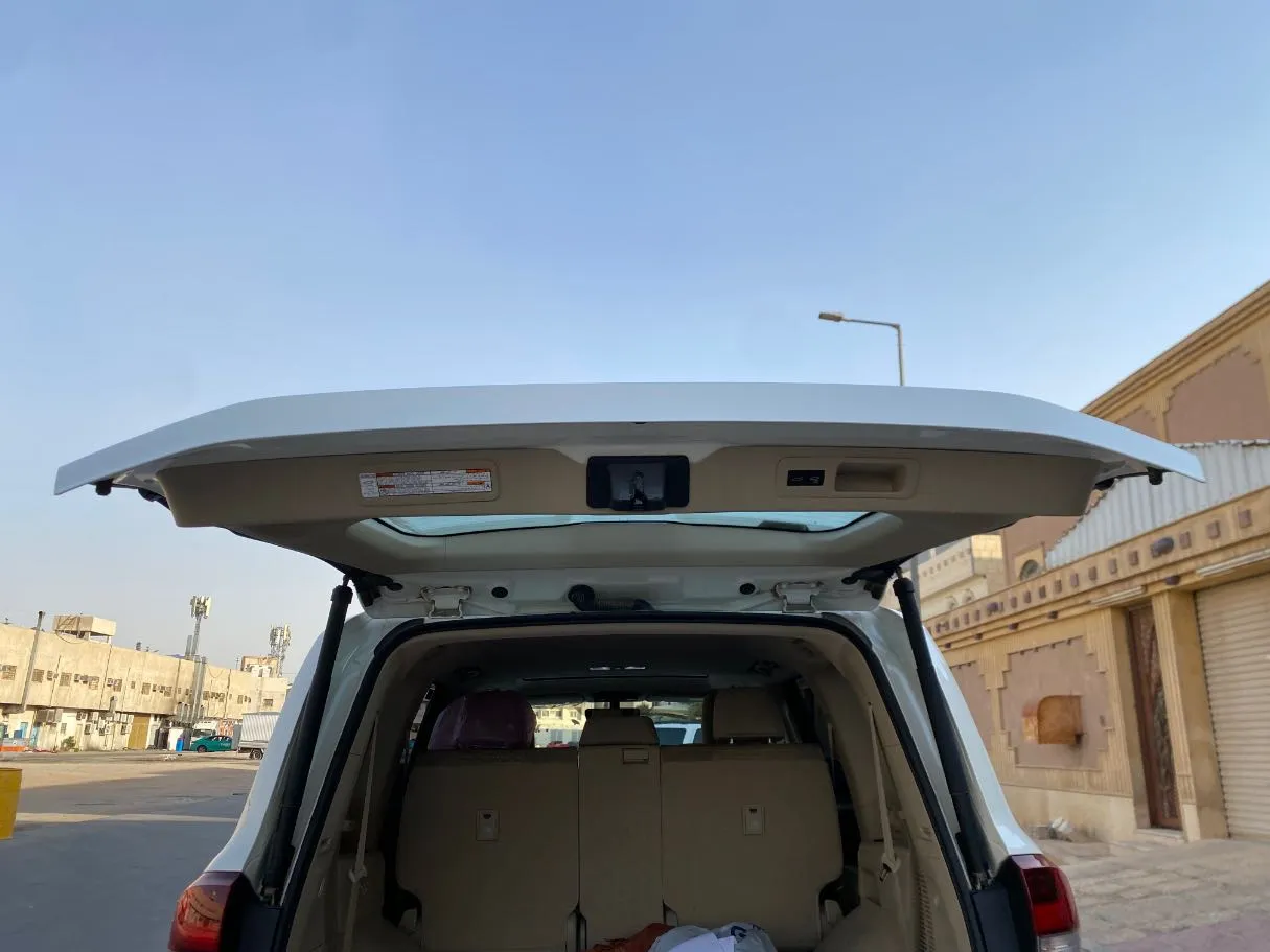 Car image 20