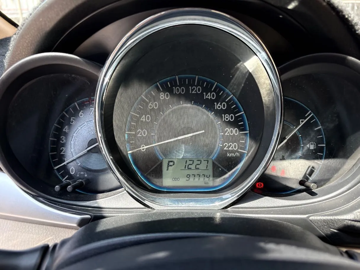 Car image 23