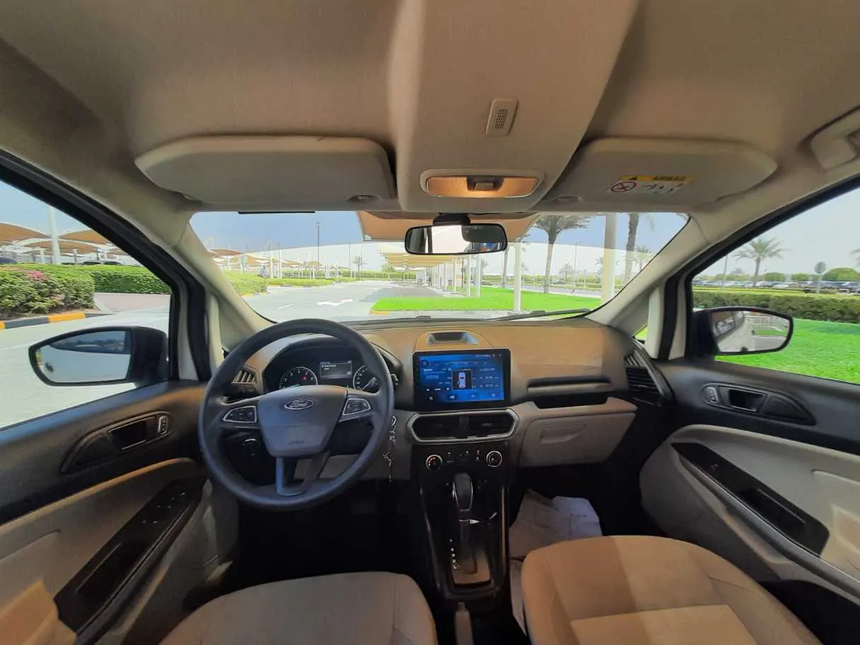 Car image 14