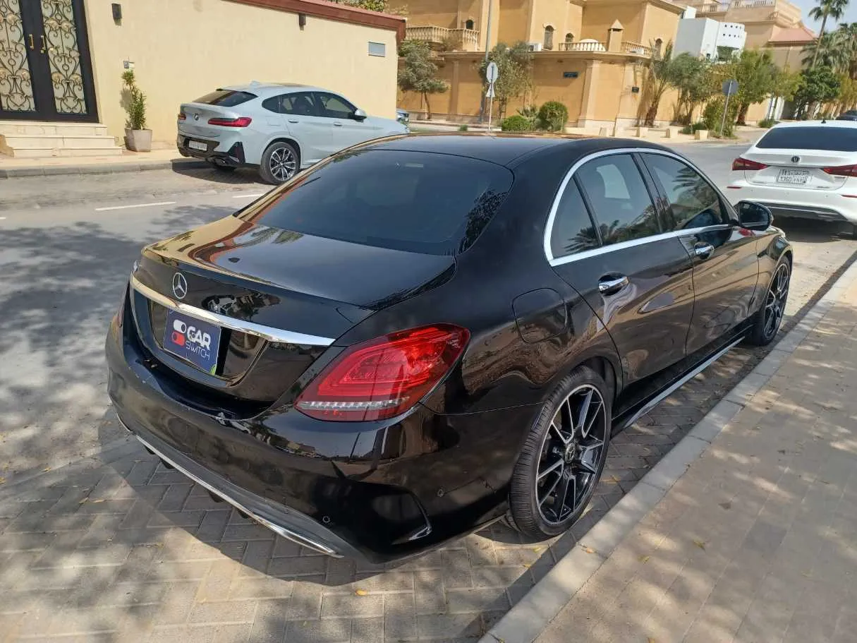 Car image 5